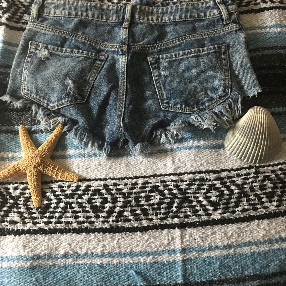 Bullhead High Rise Shorts - Picture 2 of 4